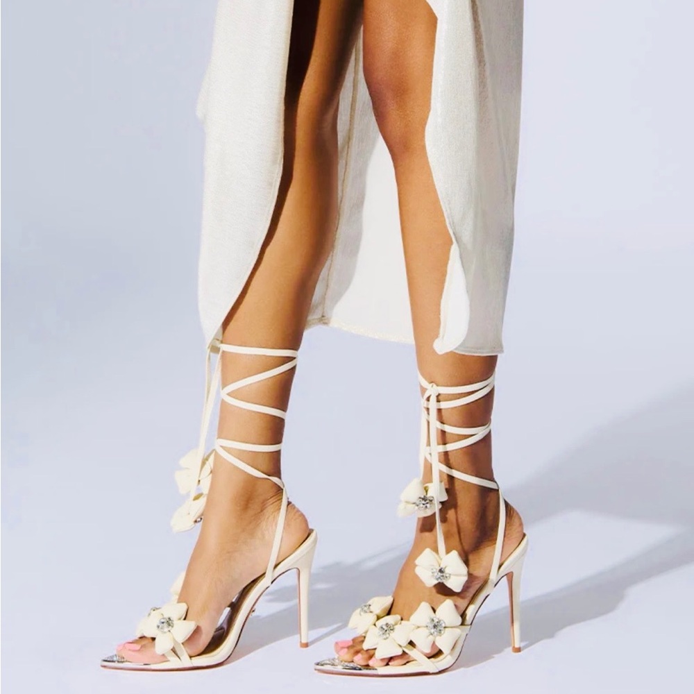 AZALEA WANG ELAINE
EMBELLISHED SANDAL IN TAN